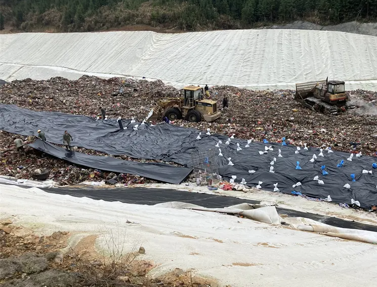 土工格栅和
可以有效降低降水和地下水对路基的影响